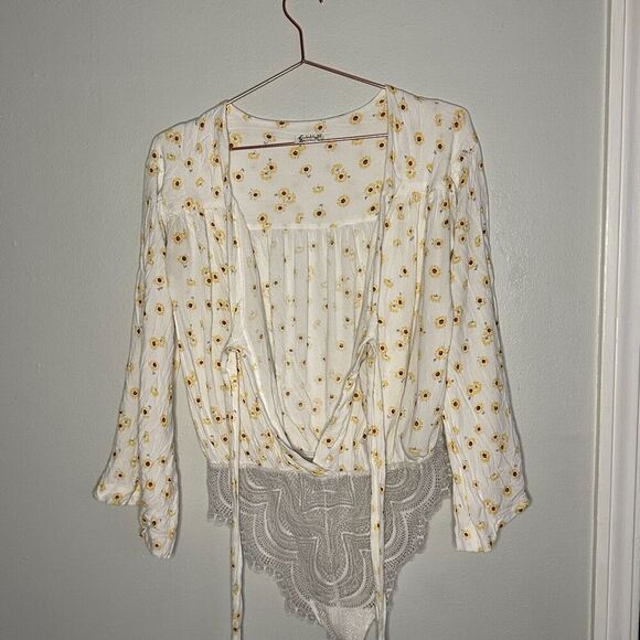 Free People Intimately Womens Bodysuit Medium White Floral Sunflower Lace Bottom - Picture 12 of 12